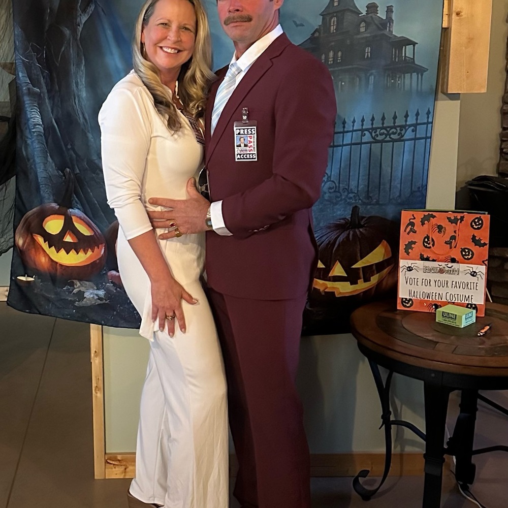Couples Costume huge set…Ron Burgundy & Veronica Corningstone
